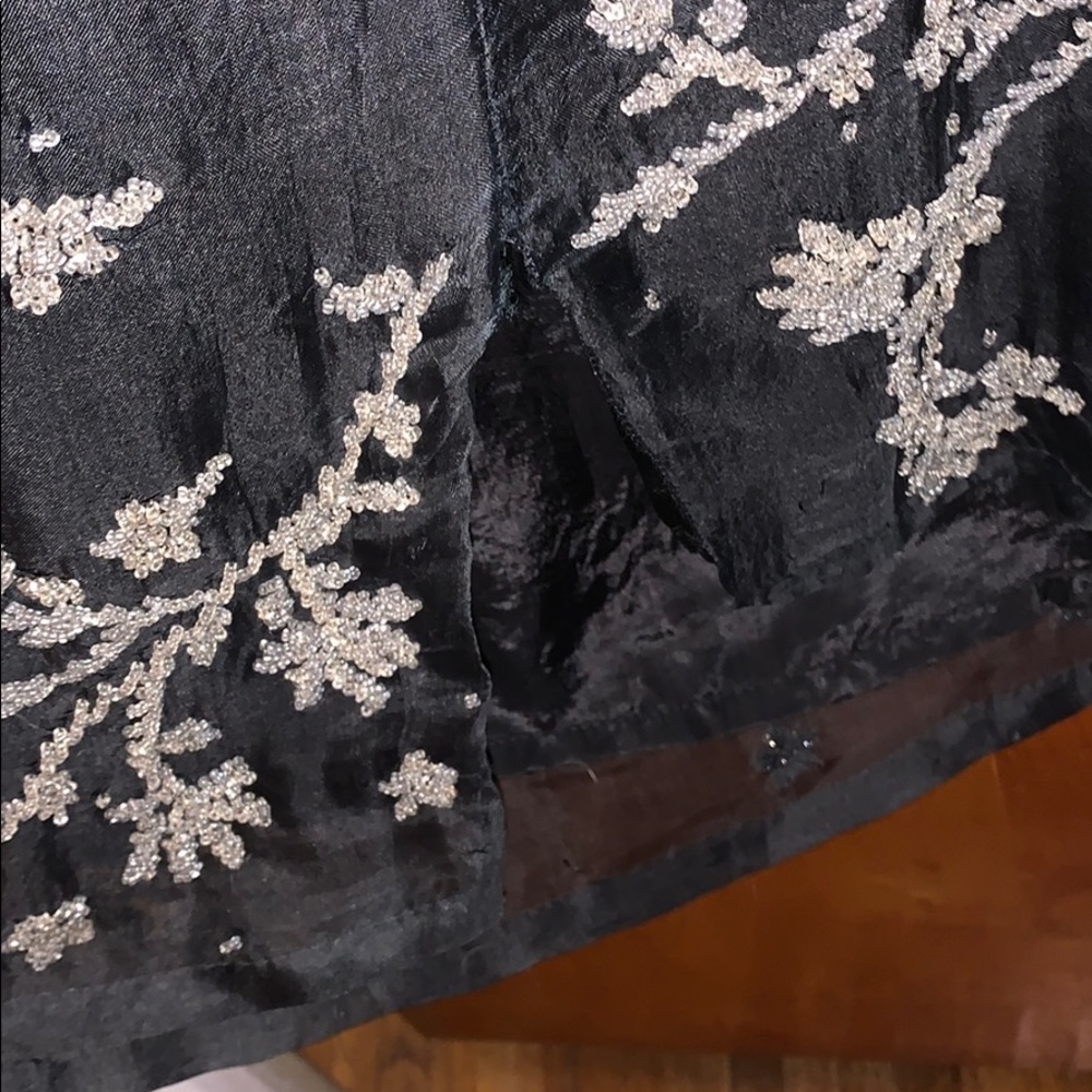Hand- beaded dress - Picture 6 of 6